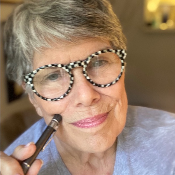 Meet your Posher, Posh - Picture 3 of 5